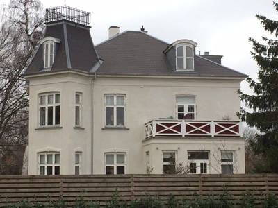 Efterbillede: Smuk villa i Lyngby med nyrenoveret facade. Arbejdet udført af Tømrer- og Murermester Rosengreen