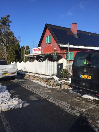 Førbillede - rød villa i Vedbæk skal have renoveret facaden